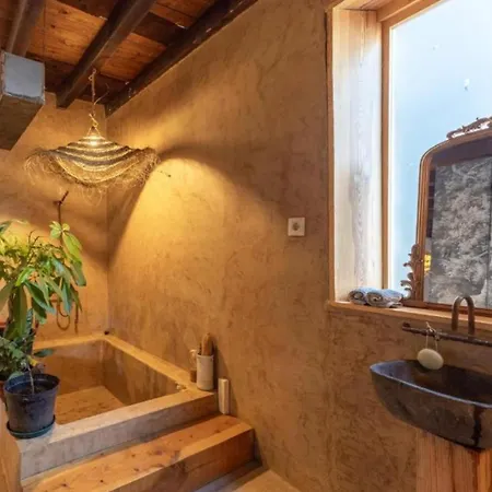 Relax En Casona Unica Lanueva Patio Compartido Candeleda