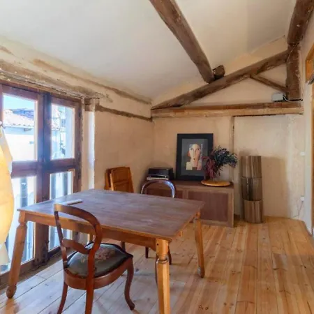 Relax En Casona Unica Lanueva Patio Compartido Apartment Candeleda