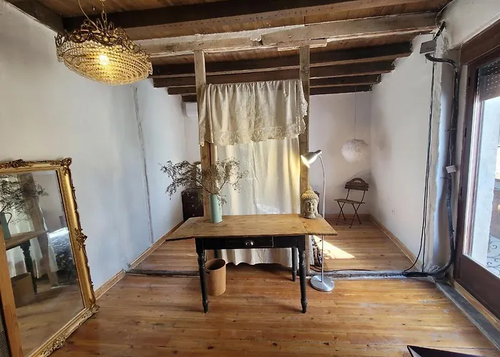 Relax En Casona Unica Lanueva Patio Compartido 칸델레다